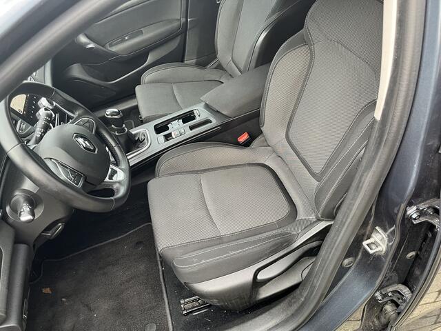 Renault MEGANE Estate 1.3 TCe 140 Equilibre Trekhaak 17kg / Led / Cruise / Clima / Carplay