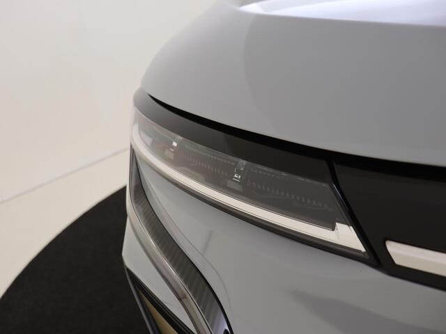 Renault MEGANE E-Tech comfort range iconic 60 kWh Navigatie | Stuurverwarming | Stoelverwarming | Camera | Apple Carplay | Android Auto | Pack Augmented Vision & Advanced Driving Assist