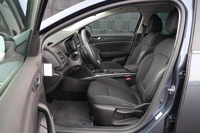 Renault MEGANE 1.3 TCe Limited | Cruise Control | Stoelverwarming | Trekhaak | Navigatie | Climate Control | Carplay