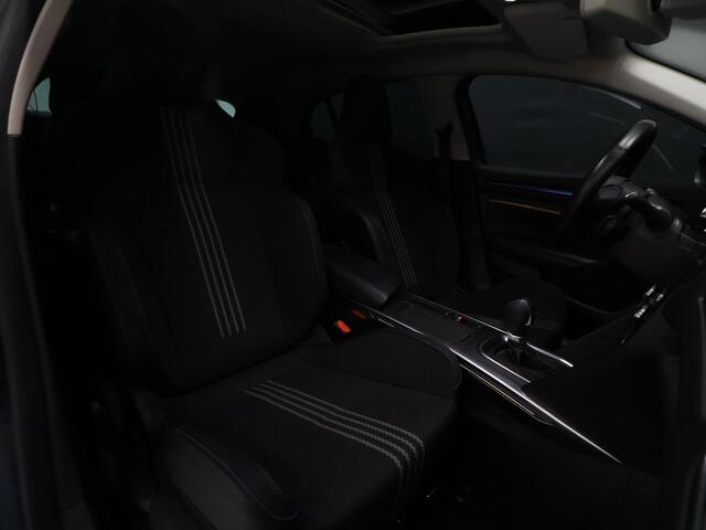 Renault MEGANE 1.3 TCe GT-Line [SCHUIFKANTELDAK, ADAPTIVE CRUISE CONTROL, BLUETOOTH TELEFOON, ACHTERUITRIJCAMERA, PDC V+A, AUTOMATISCHE AIRCO, NIEUWSTAAT]