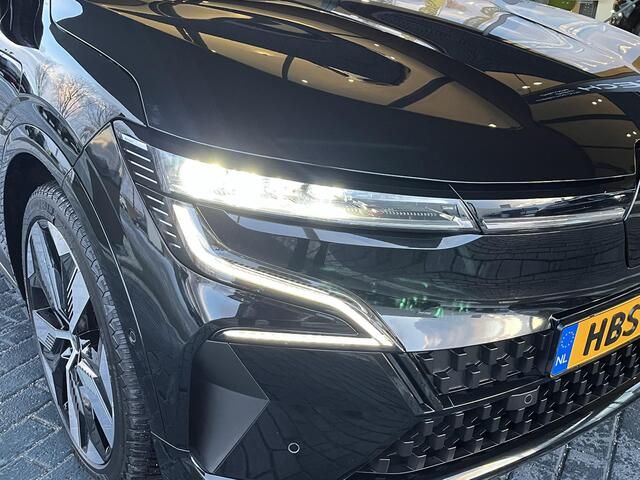 Renault MEGANE E-Tech comfort range techno 60 kWh CRUISE CONTROL / PARKEERSENSOREN + CAMERA / NAVI / LICHTMETAAL / TREKHAAK