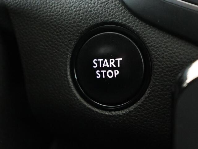 Renault MEGANE 1.5 dCi Limited | Camera | Navigatie | Half leder | Climate control | Dodehoek detectie | Keyless | Cruise control | Parkeerhulp