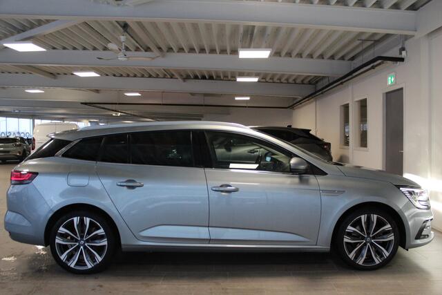 Renault MEGANE Estate 1.6 E-Tech Plug-In Hybrid 160 Business Edition One. AUTOMAAT ! Bloedmooie, chique wagen ! Head-up Display, Camera Achter, 18" lm velgen, Stoel- en stuurwiel verwarming, Trekhaak, Navigatie, Telefoonvoorb., Metallic lak, LED verl. etc.