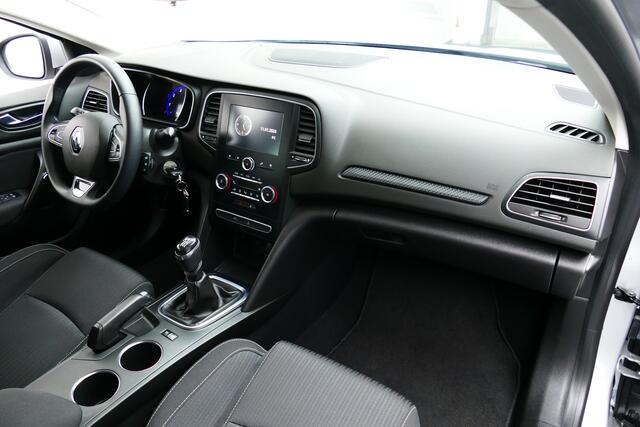 Renault MEGANE Estate 1.3 140pk TCe Limited. Navi, Clima, Cruise, Carplay/Android, Haak 1700kg