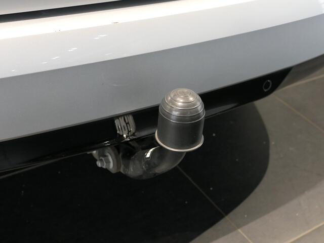 Renault MEGANE Estate 1.3 TCe Limited - AUTOMAAT - Trekhaak - Dodehoek - Grootlichtassistent - Parkeerassistent