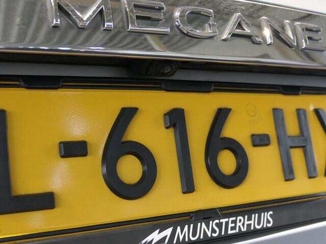 Renault MEGANE Estate 1.3 TCe Limited - AUTOMAAT - Trekhaak - Dodehoek - Grootlichtassistent - Parkeerassistent