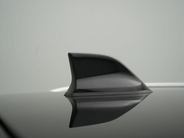 Renault MEGANE Estate TCe 140 EDC Techno - RIJKLAARPRIJS - Automaat - Achteruitrijcamera - All Seasonbanden - Trekhaak