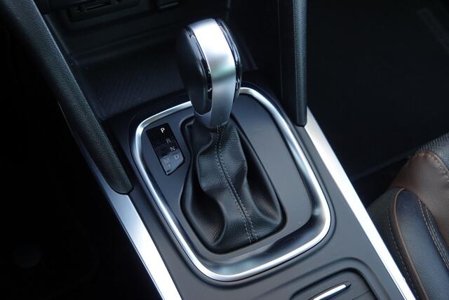 Renault MEGANE Estate 1.2TCe 132Pk Aut. | Signature Exclusiv | Leder | Head-Up display | Achteruitrijcamera | Bose-Soundsyteem | 17''