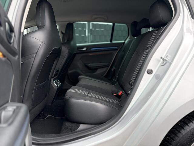 Renault MEGANE Estate 1.2 TCe GT-Line 132pk | Apple Carplay/Android Auto | Achteruitrijcamera | Bluetooth | Cruise Control | LED koplampen | Navigatiesysteem full map | Parkeersensor voor en achter | Trekhaak | Dealer onderhouden!