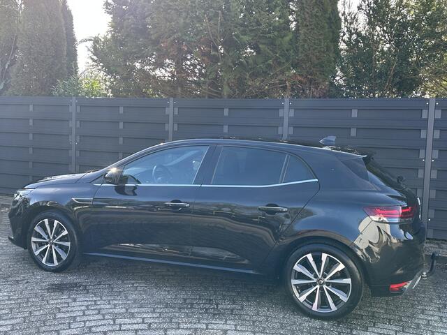Renault MEGANE 140PK RS Line | BOSE Audio | Afn. Trekhaak | Keyless | Dodehoek detectie | Sportstoelen | Ambiant light | Park assist | AR Camera | Head up display