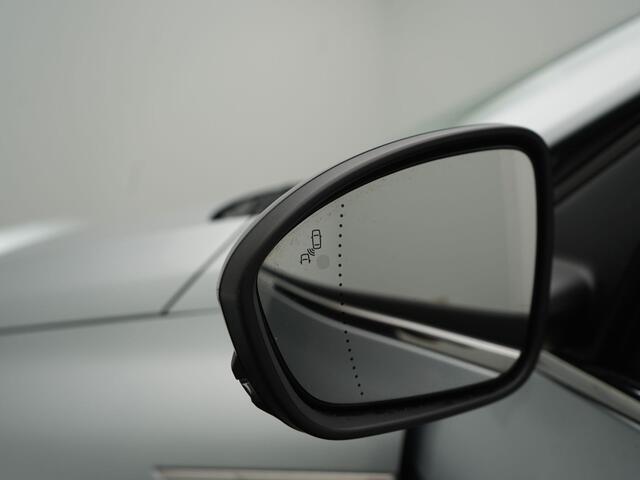 Renault MEGANE Estate TCe 160 EDC Business Edition One - RIJKLAARPRIJS - Unieke auto! - Automaat - Achteruitrijcamera - Cruise Control - Elektrisch glazen schuif-/kanteldak