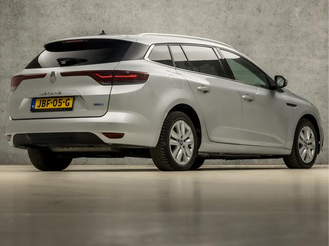 Renault MEGANE Estate 1.6 E-Tech Plug-In Hybrid 160 Business 160Pk Automaat (VIRTUAL COCKPIT, APPLE CARPLAY, GROOT NAVI, LED KOPLAMPEN, SPORTSTOELEN, PARKEERSENSOREN, CRUISE, NIEUWE APK, NIEUWSTAAT)