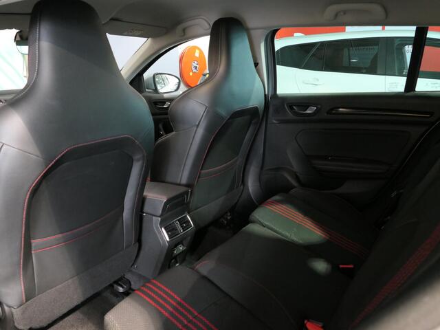 Renault MEGANE Estate 1.6 E-Tech Plug-In Hybrid 160 R.S. Line -DEALER ONDERHOUDEN! - SOH 96% - Dodehoek - Headup display - Sensor v+a - Parkeerassistent