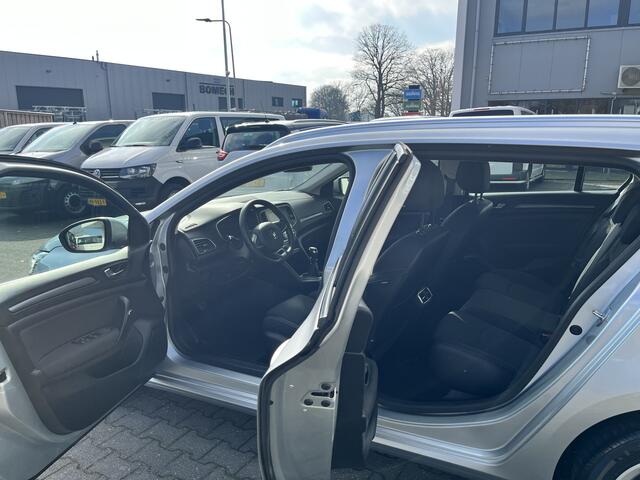 Renault MEGANE Estate 1.3 TCe Airco Cruise control Parkeersensoren voor en achter Telefoonverbinding Stuurwielbediening 5-Persoons Navigatiesysteem
