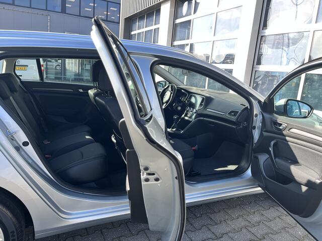 Renault MEGANE Estate 1.3 TCe Airco Cruise control Parkeersensoren voor en achter Telefoonverbinding Stuurwielbediening 5-Persoons Navigatiesysteem