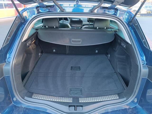 Renault MEGANE Estate 1.3 TCe 160pk Bose, schuifdak, carplay, cruise