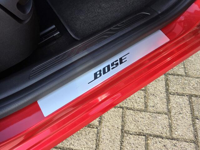 Renault MEGANE Estate 132pk TCe Bose | Navi | Camera | Trekhaak | 1700kg trekgewicht