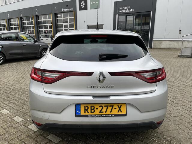 Renault MEGANE 1.2 TCe Limited / NAVIGATIE / LICHTMETALEN VELGEN / PARKEERSENSOREN