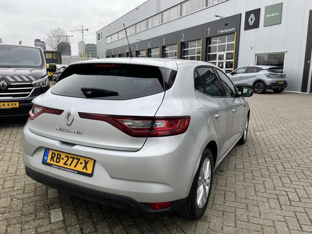 Renault MEGANE 1.2 TCe Limited / NAVIGATIE / LICHTMETALEN VELGEN / PARKEERSENSOREN