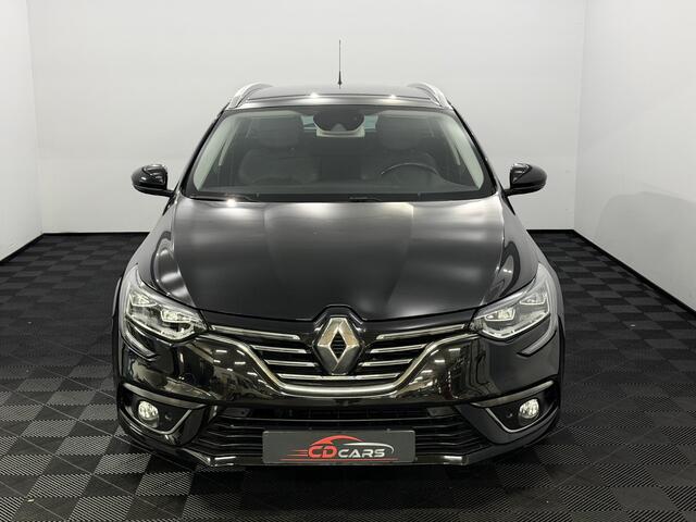 Renault MEGANE Estate 1.2 TCe Série Signature Exclusiv Leder, Camera, Navi, Bose geluidsysteem, Keyless start, Cruise control, Lichtmetalen velgen, Stoelverwarming