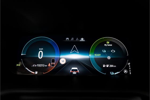 Renault MEGANE Estate 1.6 E-Tech Plug-In Hybrid 160 Intens Headup Camera Automaat