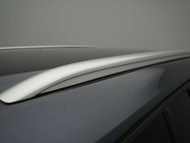 Renault MEGANE Estate TCe 140 Intens - RIJKLAARPRIJS - Trekhaak - All Seasonbanden - Achteruitrijcamrera - Cruise Control - Head-Up Display - Dealeronderhouden