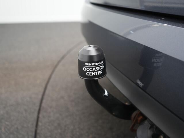 Renault MEGANE Estate TCe 140 Intens - RIJKLAARPRIJS - Trekhaak - All Seasonbanden - Achteruitrijcamrera - Cruise Control - Head-Up Display - Dealeronderhouden