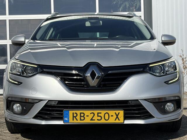 Renault MEGANE Estate 1.2 TCe Zen 100pk | Apple Carplay/Android Auto | Cruise control | DAB | Navigatiesysteem full map | Parkeersensor voor en achter | Trekhaak afneembaar | Zeer nette auto!
