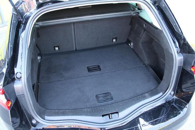 Renault MEGANE Estate 1.3 TCe Limited | PARKEERSENSOREN | AIRCONDITIONING | CRUISE CONTROL | APPLE CARPLAY & ANDROID AUTO