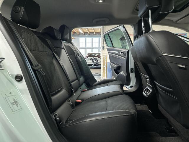 Renault MEGANE Estate 1.3 TCe 140 Bose Trekhaak | Pano | LED