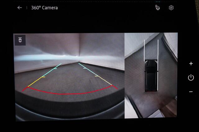 Renault MEGANE E-Tech EV60 Optimum Charge Iconic SOH 96% | ADVANCED VISION & ADVANCED DRIVING ASSIST | STUURVERWARMING | 360 CAMERA