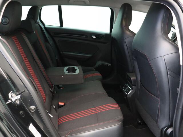 Renault MEGANE Estate TCe 140pk EDC RS Line | Trekhaak | Dealer onderhouden | Parkeersensoren voor en achter | Achteruitrijcamera | Climate control |