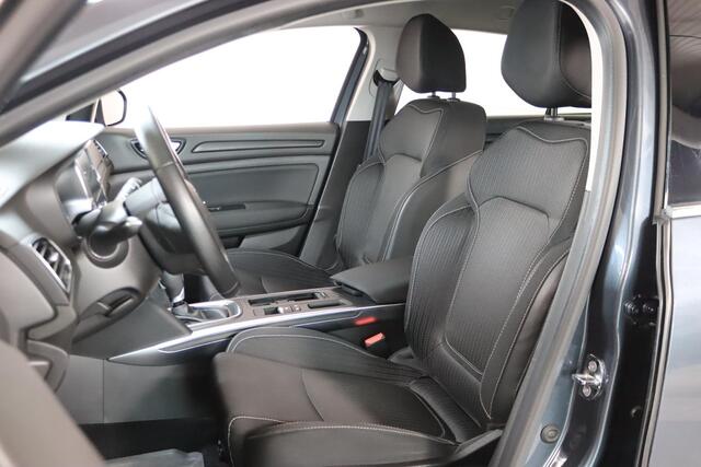 Renault MEGANE Estate 1.3 TCe Limited Trekhaak, Navigatie, Cruise Control