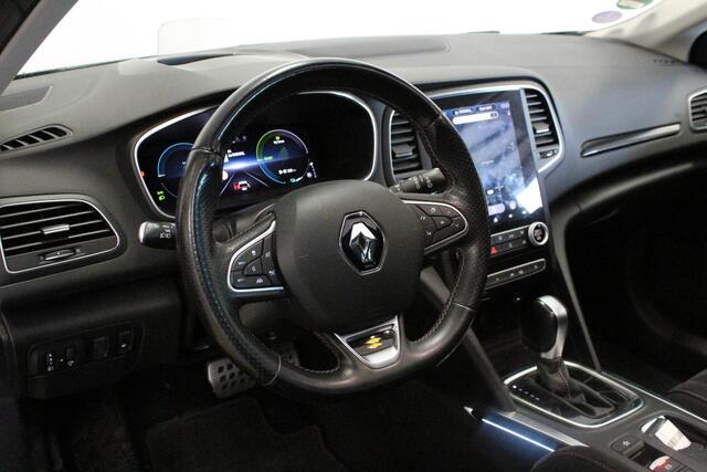 Renault MEGANE Estate 1.6 E-Tech Plug-In Hybrid 160 R.S. Line | PANO-DAK | CAMERA | AFN-TRHAAK | LED | STOEL-VERW | NAVIGATIE | 18'LMV |