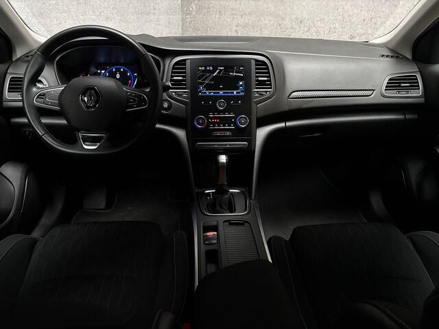 Renault MEGANE Estate 1.3 TCe Sport 141Pk Automaat (VIRTUAL COCKPIT, APPLE CARPLAY, NAVIGATIE, TREKHAAK, SPORTSTOELEN, GETINT GLAS, LM VELGEN, KEYLESS, PARKEERSENSOREN, NIEUWSTAAT)