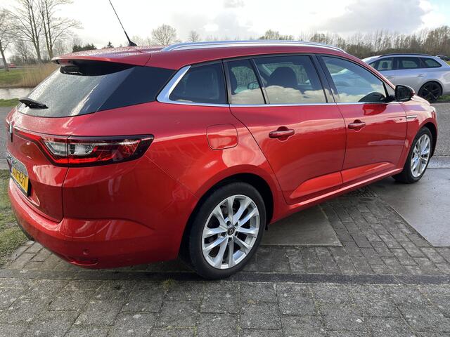 Renault MEGANE Estate 1.2 132PK TCe Limited / Camera / Blind spot warning / PDC V+A / Keyless / Cruise / 17''LMV / 2e Paasdag open 09.00-17.00 uur