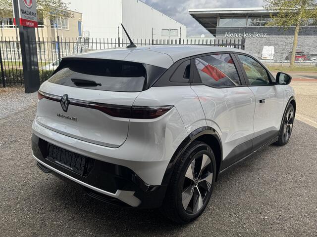 Renault MEGANE E-Tech EV40 Boost Charge Equilibre // APPLE CARPLAY - ANDROID AUTO // CLIMA // CRUISE // CAMERA //