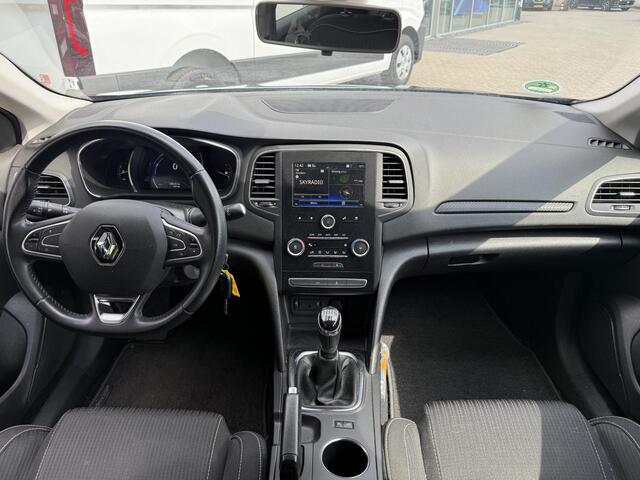 Renault MEGANE 1.3 TCe Zen | Trekhaak | Navigatie | Cruise Control | Climate Control |