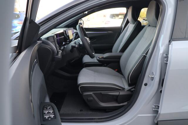 Renault MEGANE E-Tech comfort range Business Edition 60 kWh EV | 5 jaar garantie | Adap. Cruise | Stoel-/Stuurverwarming | 360 Camera | Warmtepomp