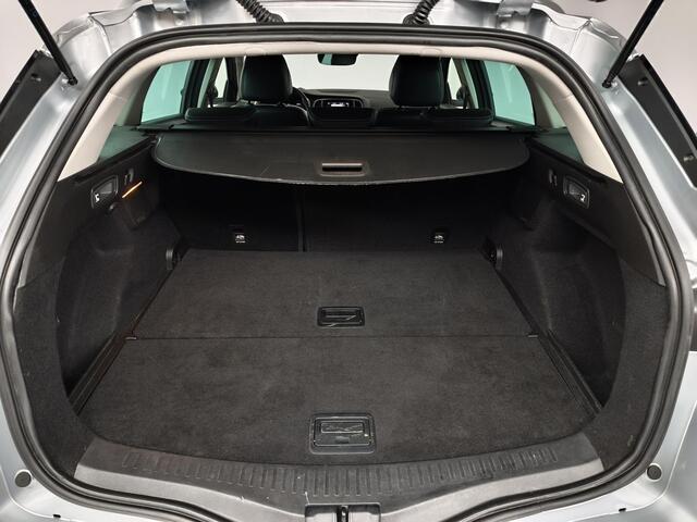 Renault MEGANE Estate 1.3 TCe 140 Techno | Trekhaak | All-season banden | 1.700 kg trekgewicht | Volledig dealer onderhouden