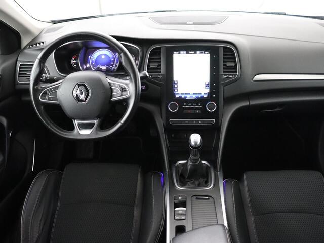 Renault MEGANE 1.3 TCe Bose | Camera | Carplay | Park Assist | Navigatie | Half leder | Keyless | Climate control | DAB+ | Bluetooth | Cruise control | Dodehoek detectie