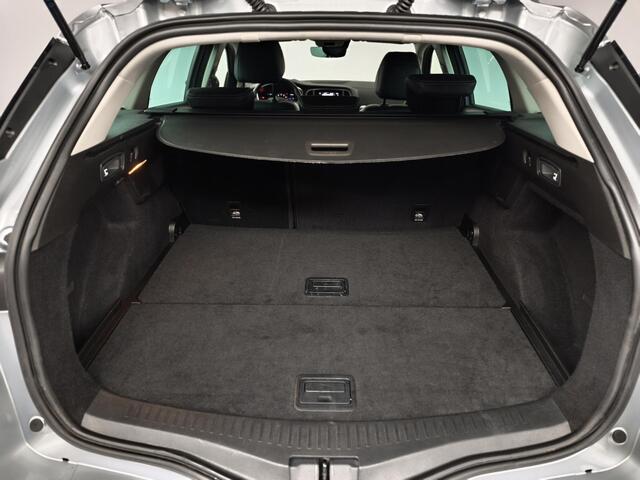 Renault MEGANE Estate 1.3 TCe 140 Techno Automaat | Trekhaak 1750 KG trekgewicht | All season banden | Achterruitrij Camera
