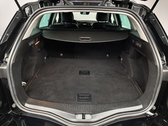 Renault MEGANE Estate 1.3 TCe 140 Techno Automaat | Achterruitrij Camera | Trekhaak 1750 KG Trekgewicht | Reservewiel