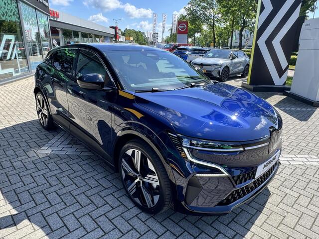 Renault MEGANE E-Tech Business Edition 220 pk Comfort Range l Tijdelijke prijsknaller met two-tonelak en 20'' wielen! l Meer dan ¤ 5.000 voordeel! l WEES ER SNEL BIJ!!