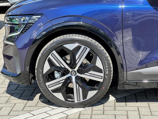 Renault MEGANE E-Tech Business Edition 220 pk Comfort Range l Tijdelijke prijsknaller met two-tonelak en 20'' wielen! l Meer dan ¤ 5.000 voordeel! l WEES ER SNEL BIJ!!
