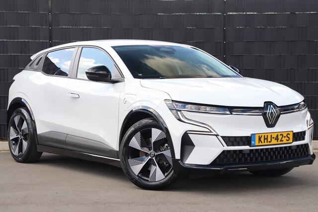 Renault MEGANE E-Tech EV40 Boost Charge Equilibre EV | Carplay | Camera | Airco | Cruise Control
