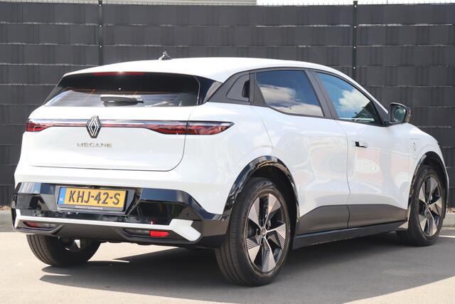 Renault MEGANE E-Tech EV40 Boost Charge Equilibre EV | Carplay | Camera | Airco | Cruise Control