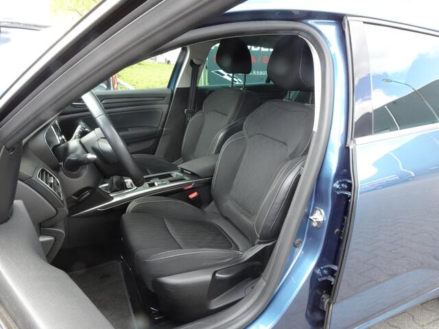 Renault MEGANE Estate 1.3 TCe Limited