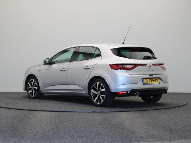 Renault MEGANE 1.3 TCe Bose | Cruise control | Stoelverwarming | Achteruitrijcamera | Climate control | Apple carplay / Android auto |
