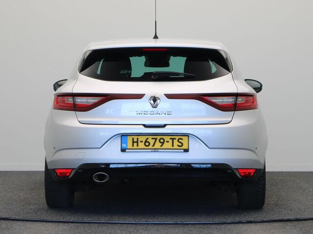 Renault MEGANE 1.3 TCe Bose | Cruise control | Stoelverwarming | Achteruitrijcamera | Climate control | Apple carplay / Android auto |